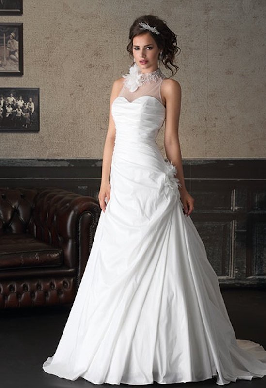 Wedding dress with lace - Bridal fashion Brinkman