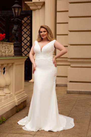 Monica Loretti 8913 Curvy