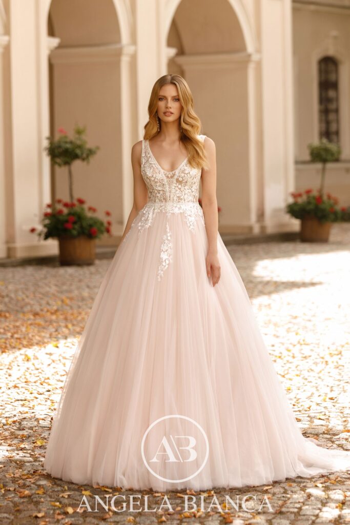 Wedding dress Angela Bianca 1082a Ball gown, hourglass figure, Angela Bianca wedding dress