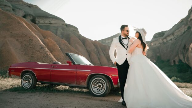 Presenting wedding photos
