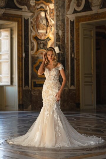 Daniela di Marino 7400 Sale