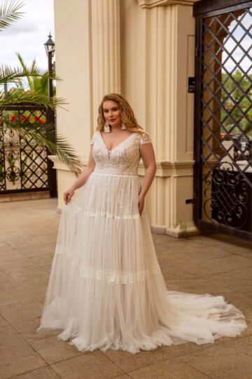 Monica Loretti 8910 Curvy